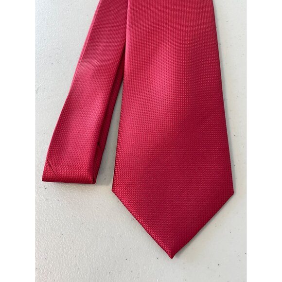 Geoffrey Beene Neck Tie Handmade Red Solid Textured Polyester Professional Offic - Picture 3 of 5